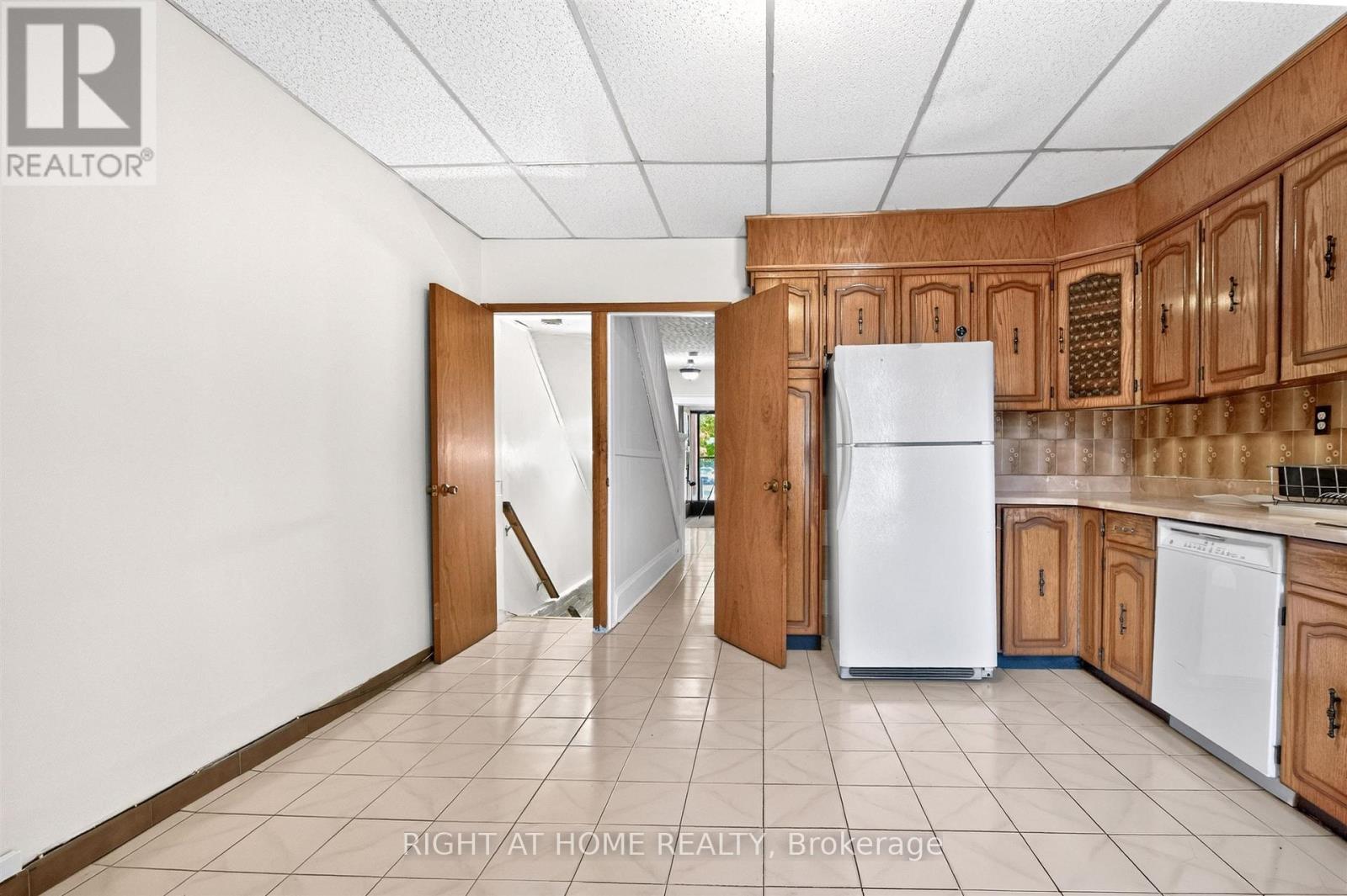 431 Lansdowne Avenue, Toronto, Ontario  M6H 3Y2 - Photo 12 - C13853328