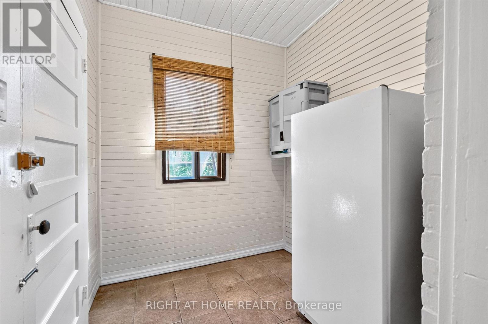431 Lansdowne Avenue, Toronto, Ontario  M6H 3Y2 - Photo 13 - C13853328