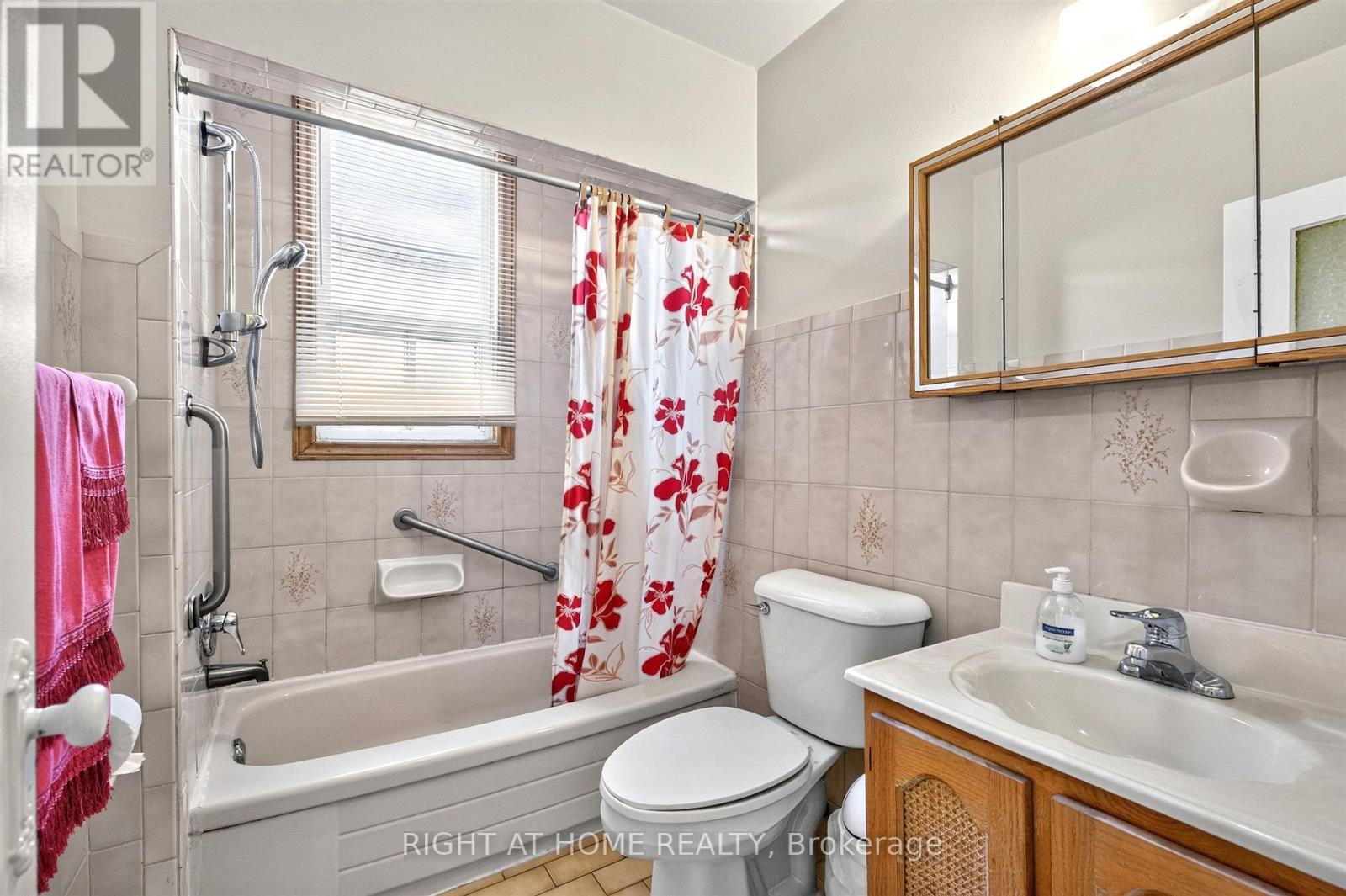 431 Lansdowne Avenue, Toronto, Ontario  M6H 3Y2 - Photo 20 - C13853328