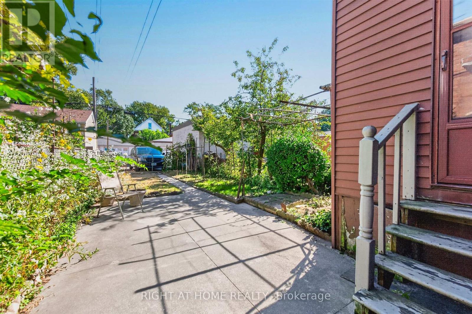 431 Lansdowne Avenue, Toronto, Ontario  M6H 3Y2 - Photo 24 - C13853328