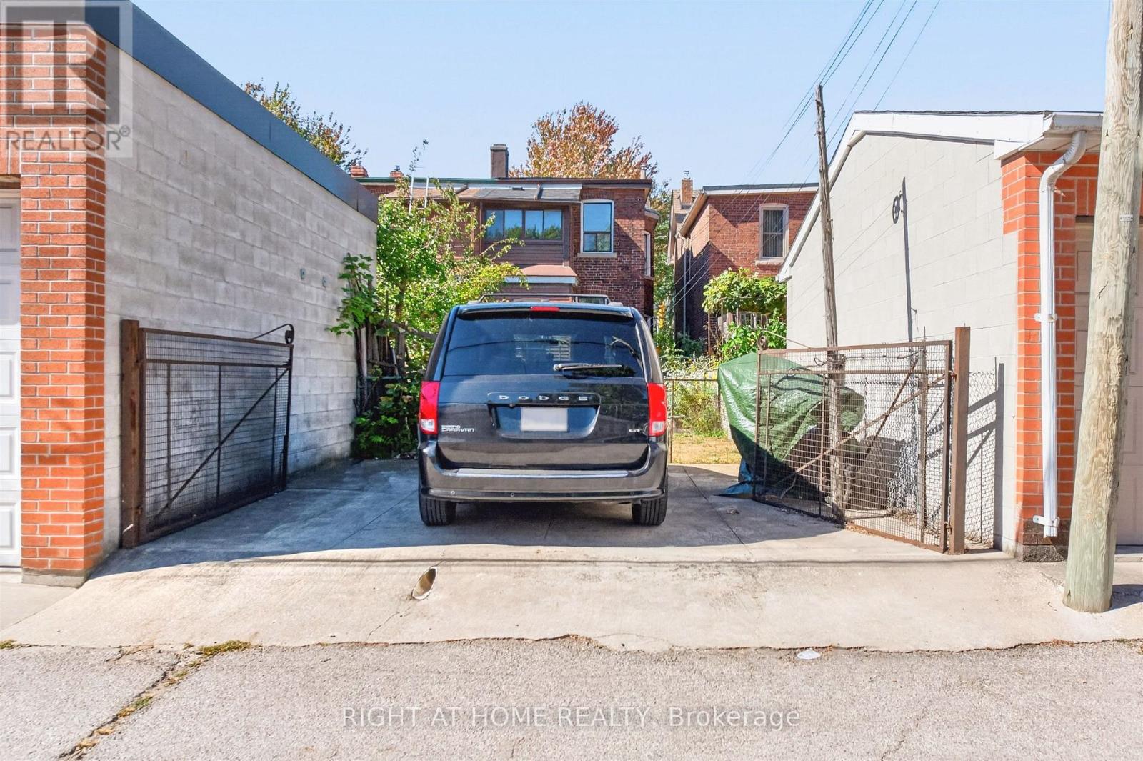 431 Lansdowne Avenue, Toronto, Ontario  M6H 3Y2 - Photo 26 - C13853328