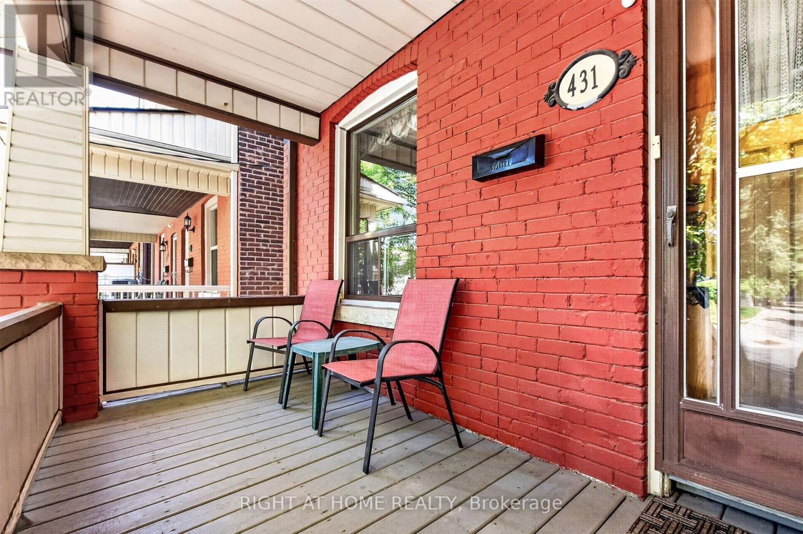 431 Lansdowne Avenue, Toronto, Ontario  M6H 3Y2 - Photo 4 - C13853328