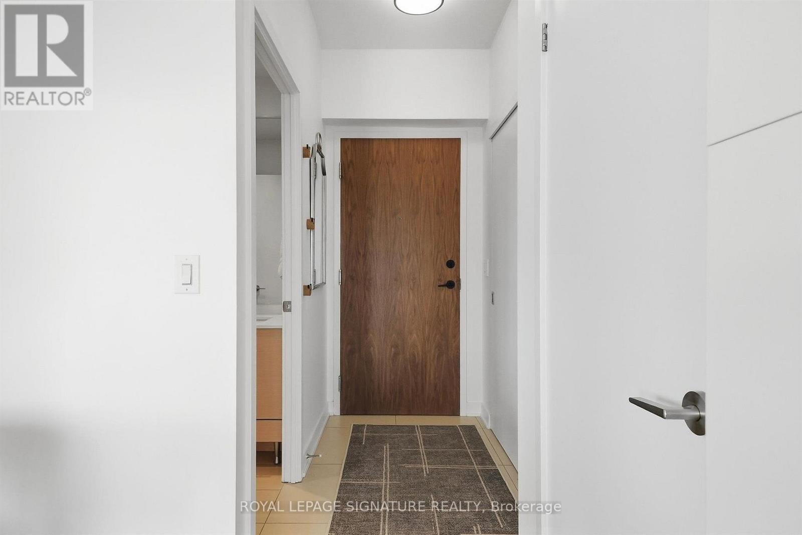 1611 - 1 Market Street, Toronto, Ontario  M5E 0A2 - Photo 2 - C13853416