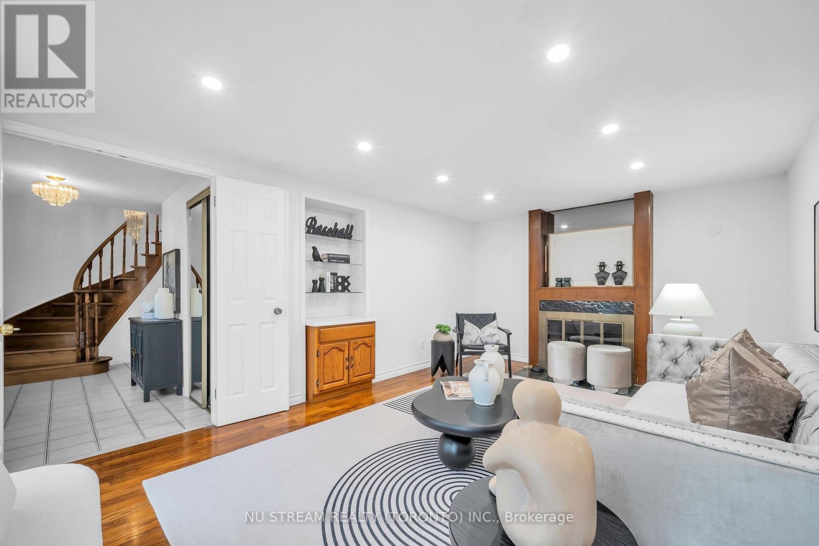 37 Wintermute Boulevard, Toronto, Ontario  M1W 3M5 - Photo 4 - E13852996