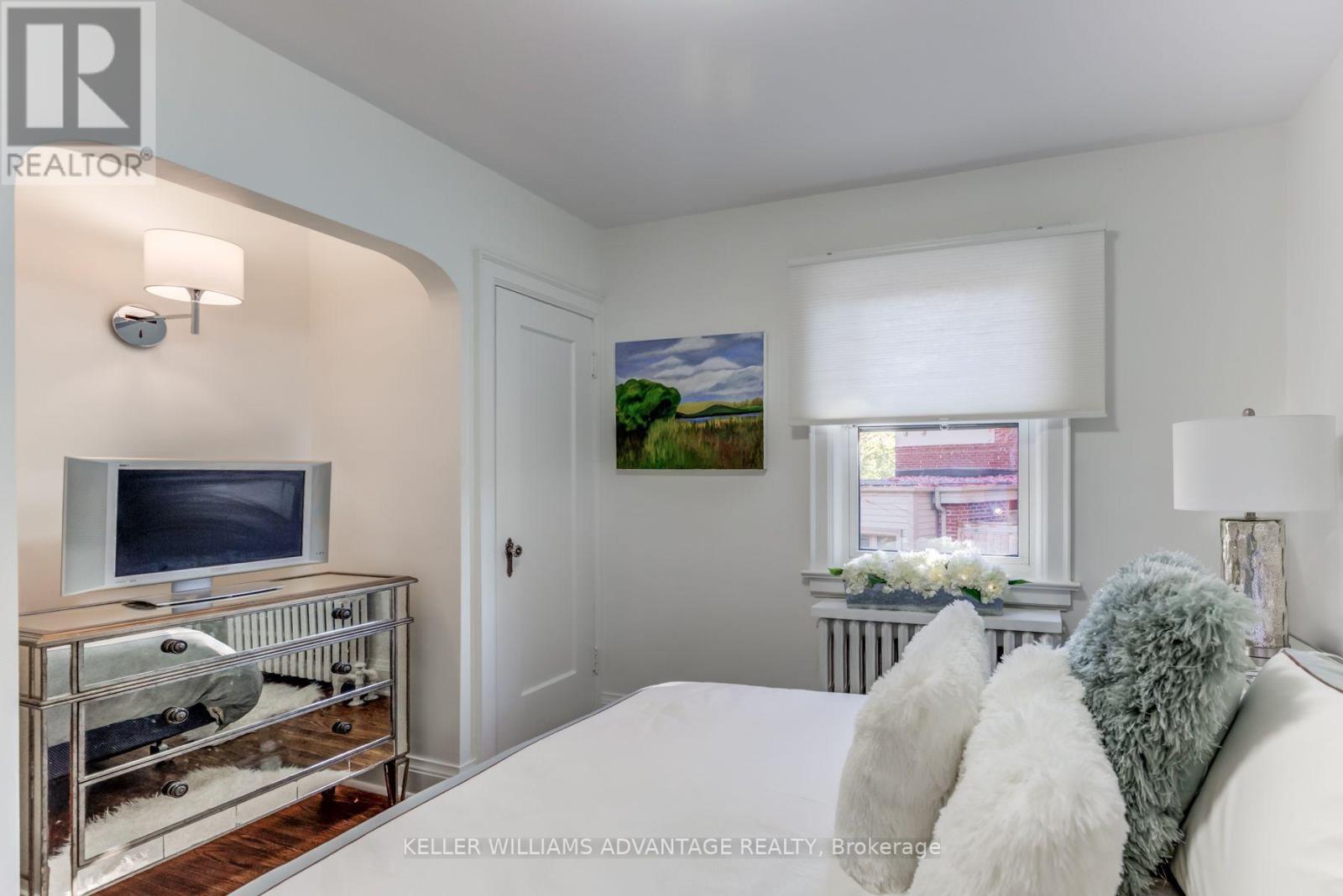 376 Glen Manor Drive, Toronto, Ontario  M4E 2X9 - Photo 11 - E13853330