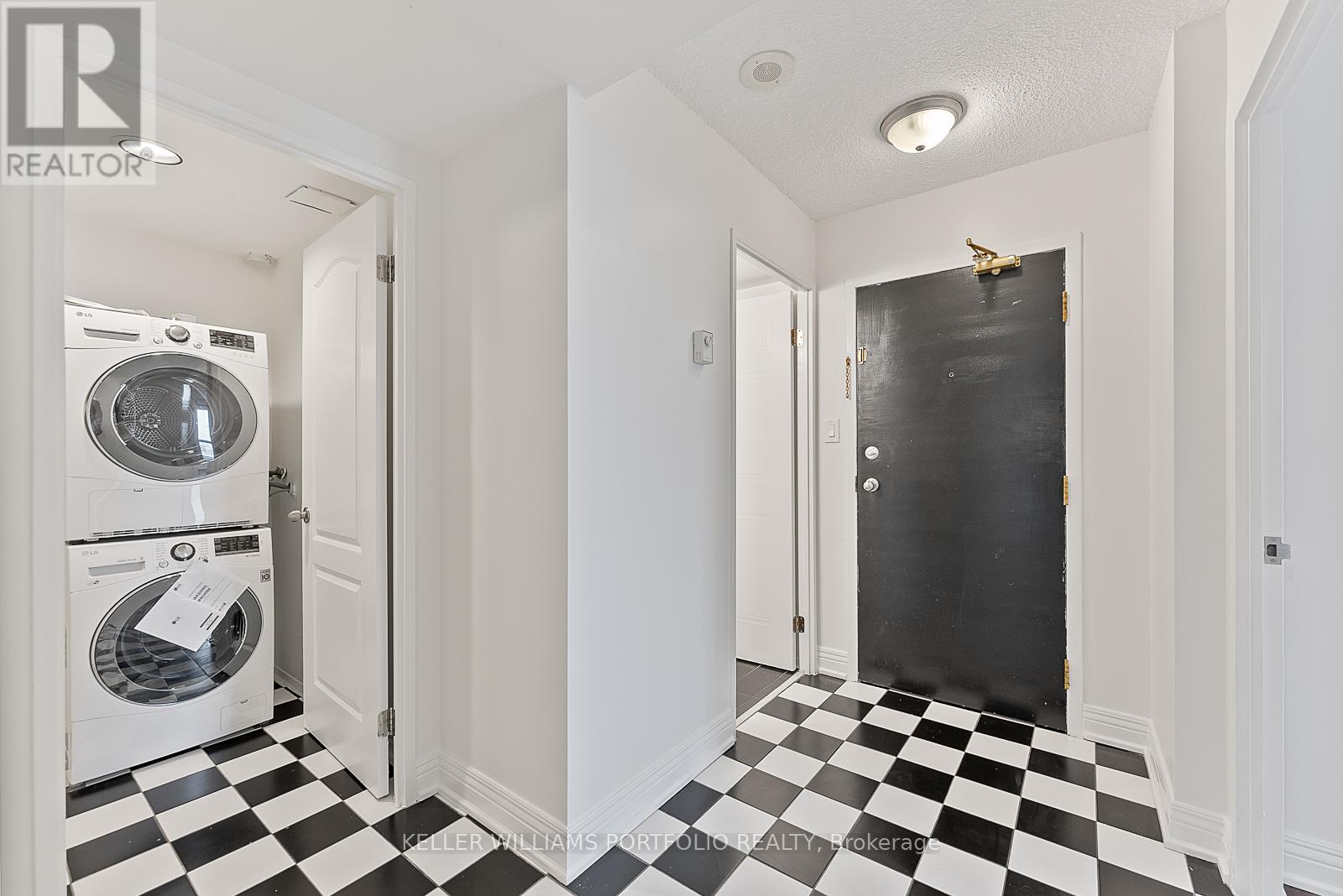 418 - 2550 Lawrence Avenue E, Toronto, Ontario  M1P 4Z3 - Photo 3 - E13853482