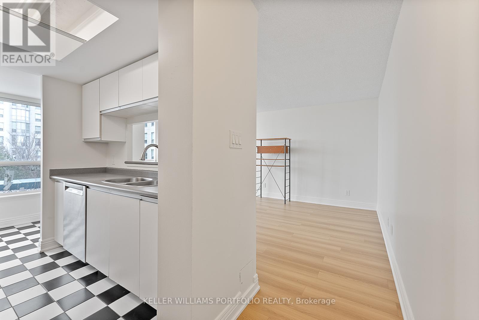 418 - 2550 Lawrence Avenue E, Toronto, Ontario  M1P 4Z3 - Photo 5 - E13853482