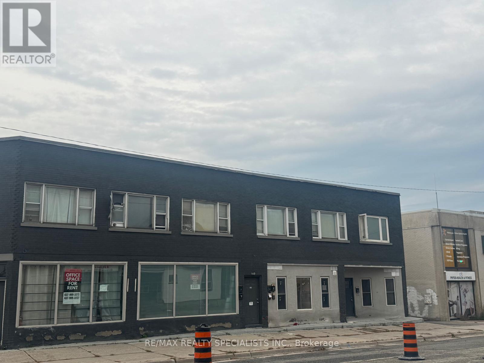 451 Simcoe Street, Oshawa, Ontario  L1H 4J7 - Photo 1 - E13853516