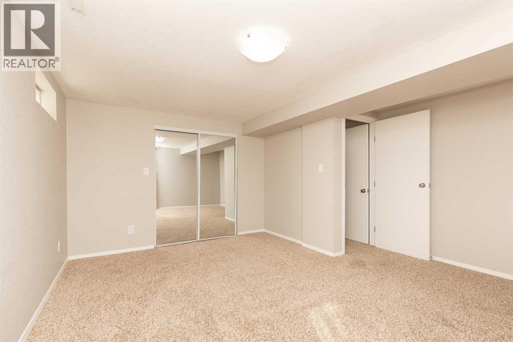 205 Columbia Boulevard W