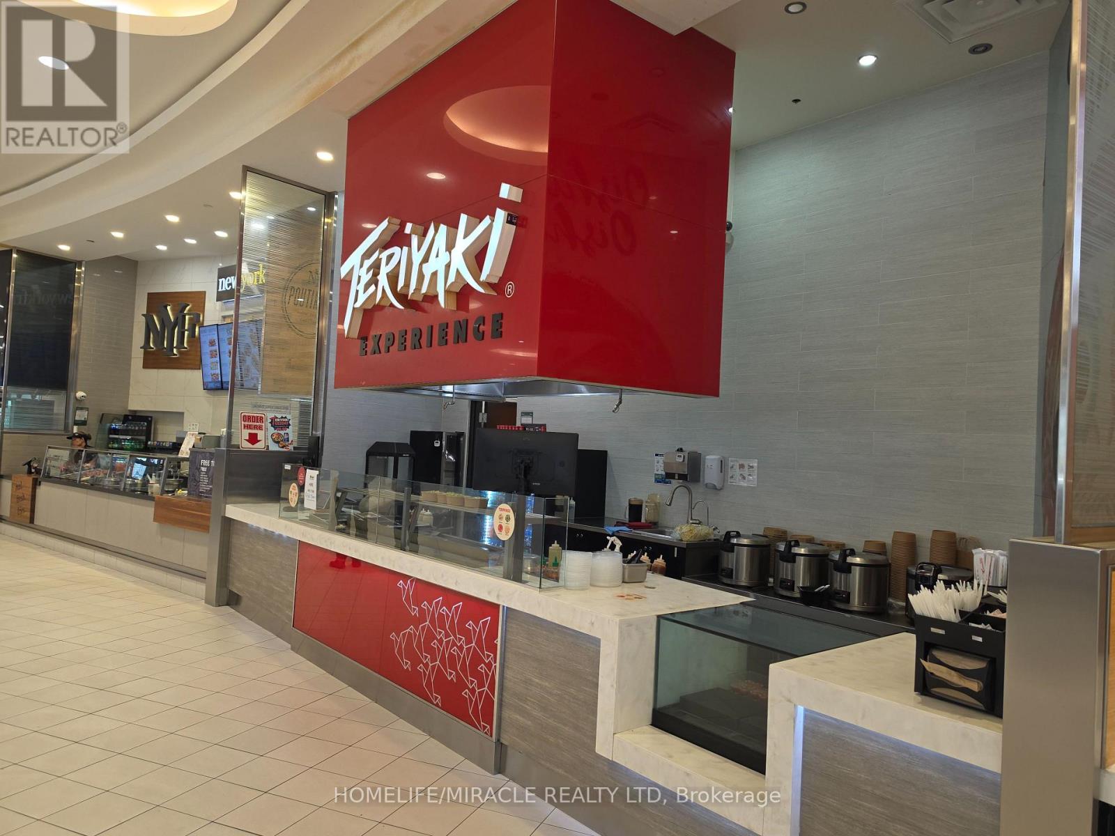17600 Yonge Street, Newmarket, Ontario  L3Y 4Z1 - Photo 3 - N13853336