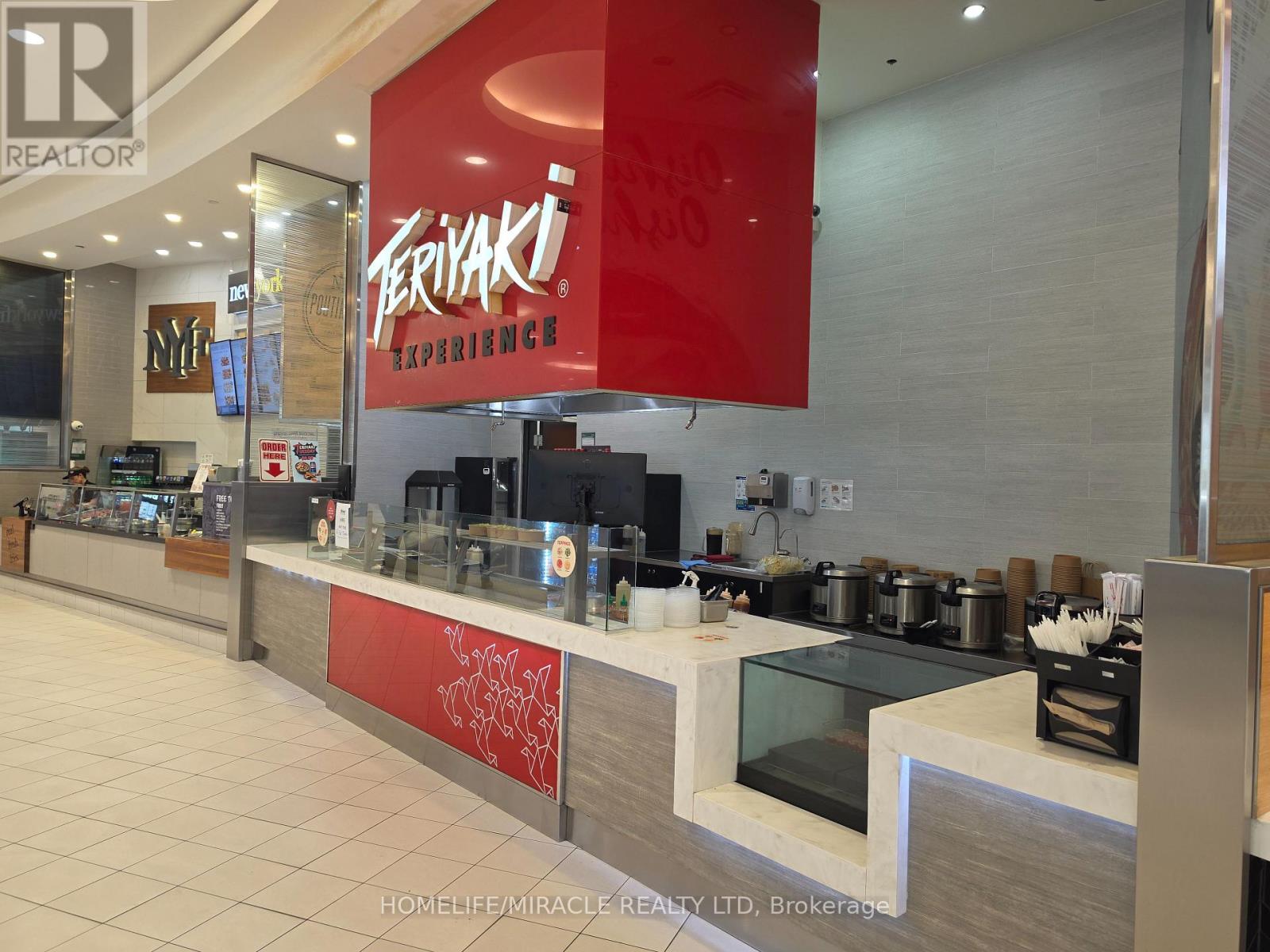 17600 Yonge Street, Newmarket, Ontario  L3Y 4Z1 - Photo 4 - N13853336