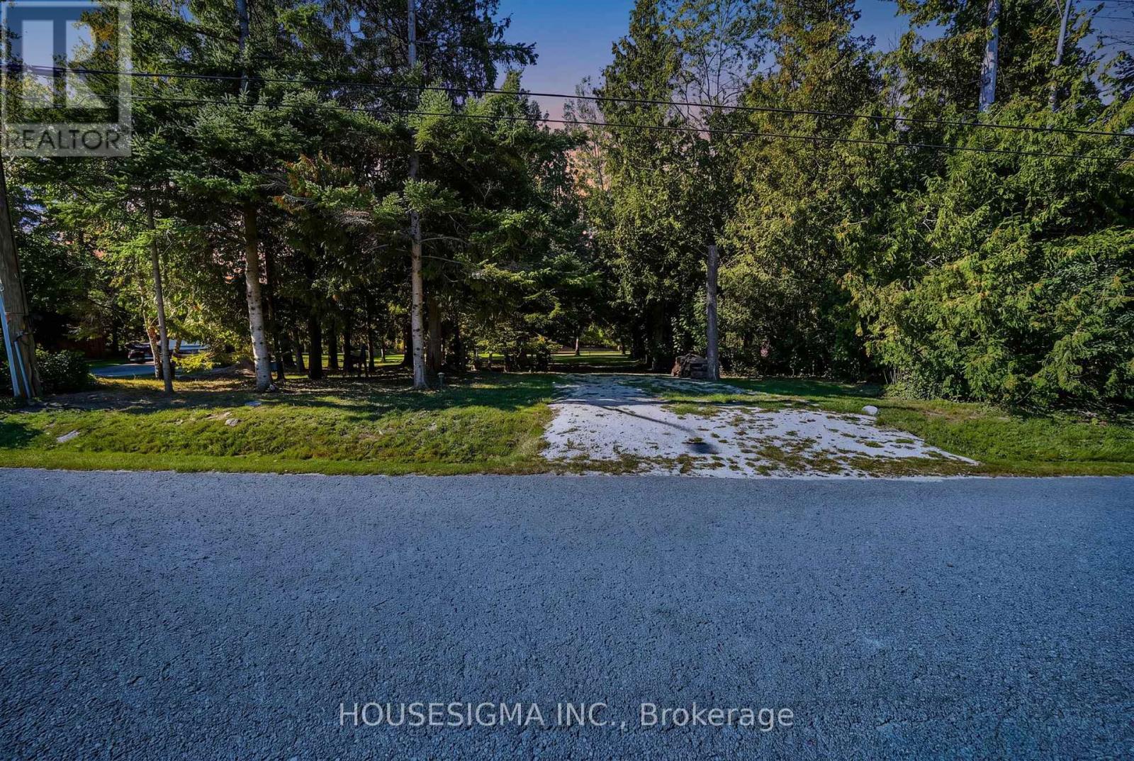 60 Robert Street S, Wasaga Beach, Ontario  L9Z 2Y2 - Photo 2 - S13853470