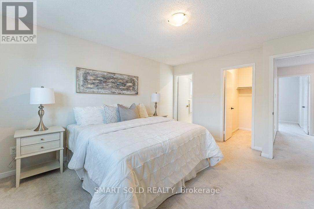 853 Apple Gate Court, Mississauga, Ontario  L5C 4L8 - Photo 18 - W13852982