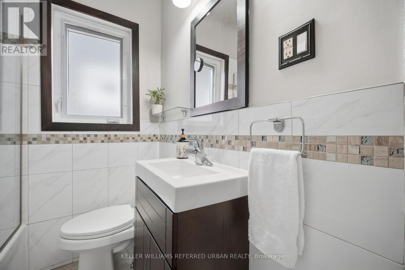 53 Bowie Avenue, Toronto, Ontario  M6E 2P4 - Photo 17 - W13853026