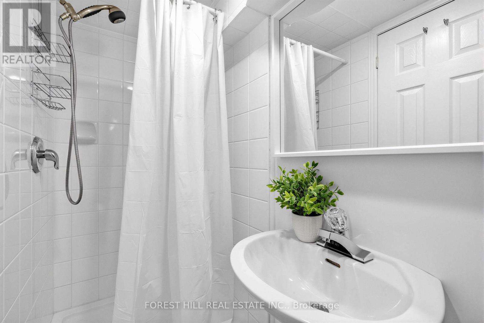 71 Emerson Avenue, Toronto, Ontario  M6H 3S7 - Photo 43 - W13853324