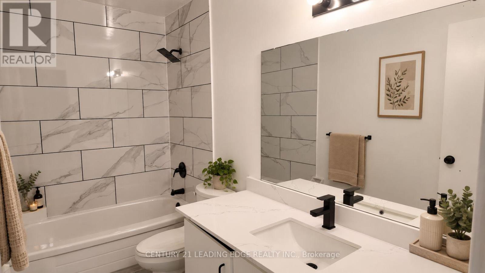 199 - 1055 Dundas Street E, Mississauga, Ontario L4Y 3X6 - Photo 2 - W13853342