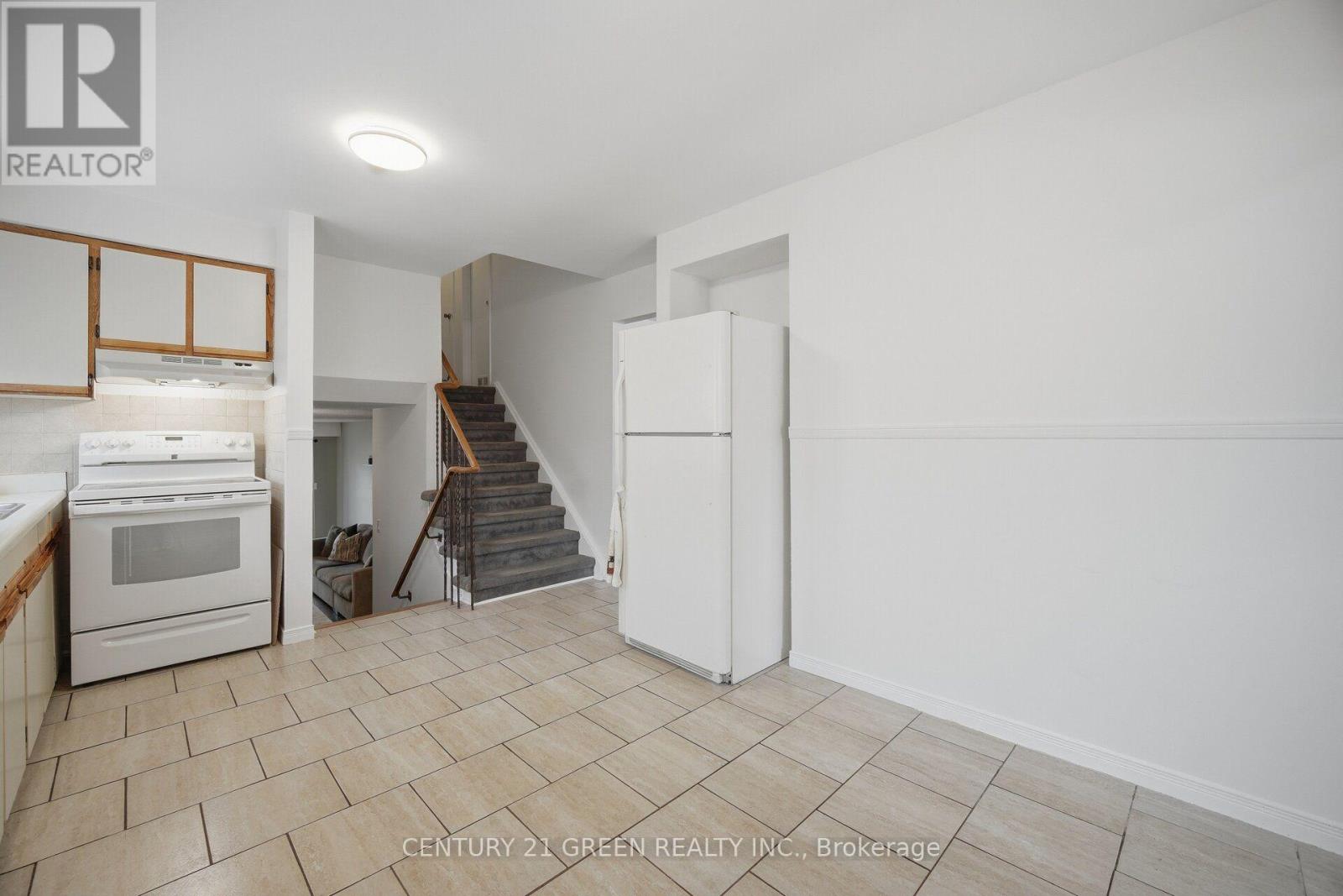 47 Ashford Court, Brampton, Ontario  L6V 3E2 - Photo 10 - W13853440