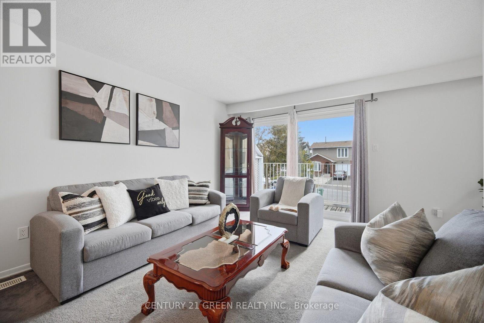 47 Ashford Court, Brampton, Ontario  L6V 3E2 - Photo 4 - W13853440
