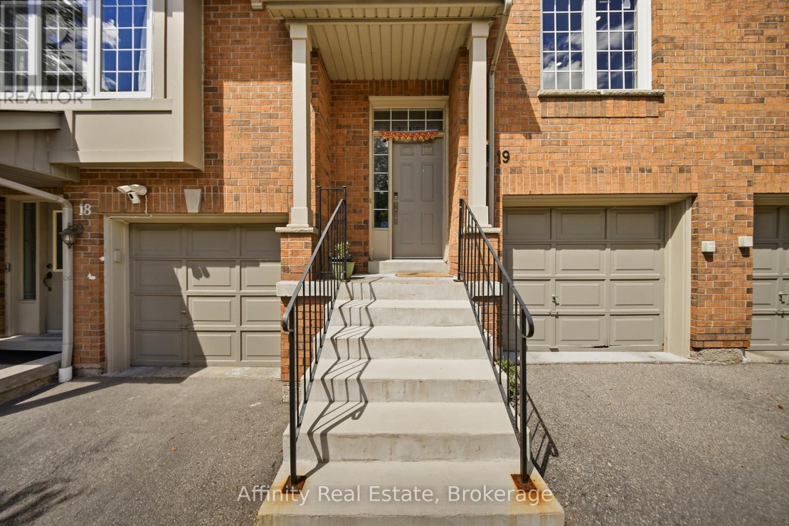 19 - 1575 South Parade Court, Mississauga, Ontario  L5M 6E9 - Photo 3 - W13702490