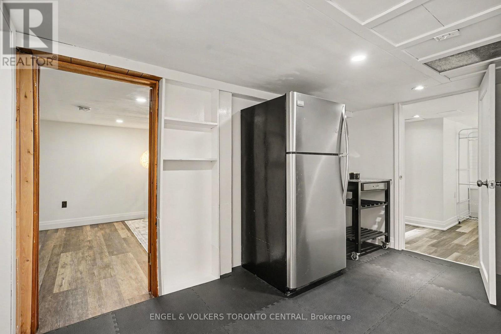 28 Inverleigh Drive, Toronto, Ontario  M8Y 3E3 - Photo 24 - W13852182