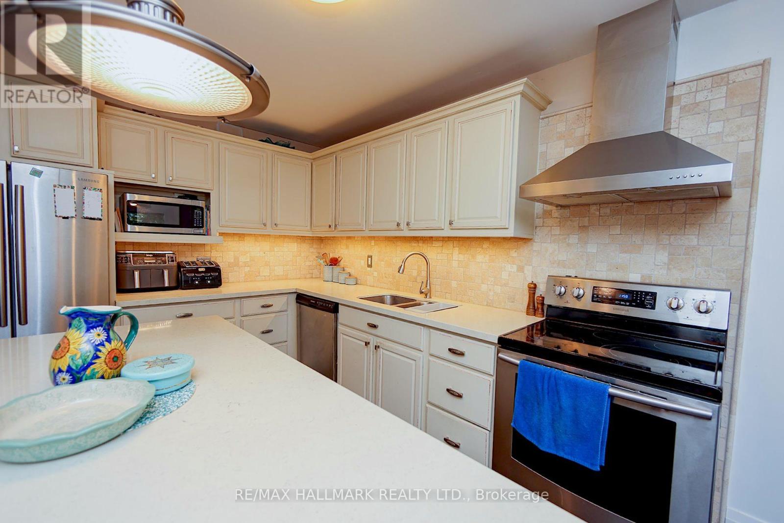 781 Pam Crescent, Newmarket, Ontario  L3Y 5B7 - Photo 7 - N13851704