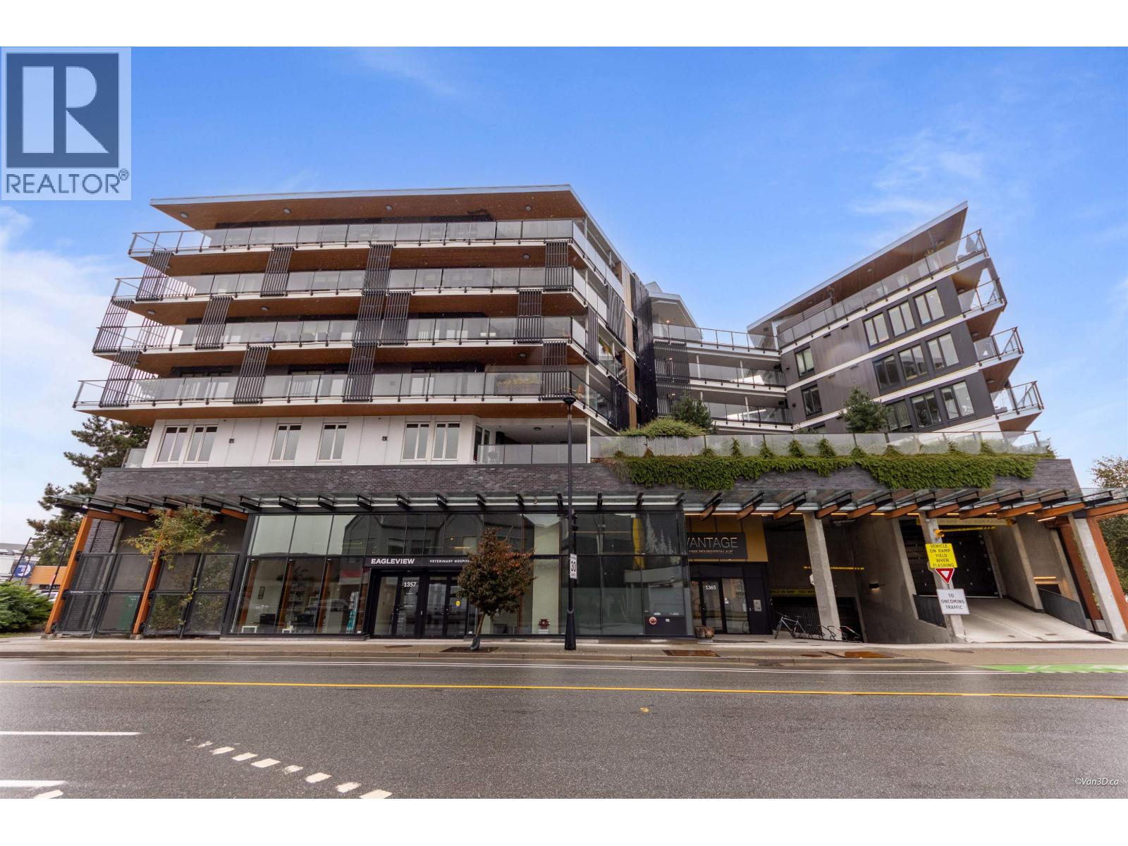 403 1365 Pemberton Avenue, Squamish, British Columbia  V8B 1B7 - Photo 1 - R3171390