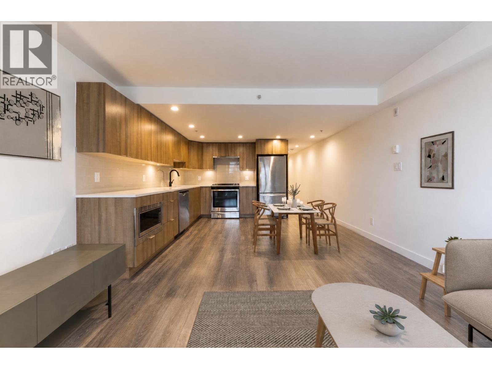 403 1365 Pemberton Avenue, Squamish, British Columbia  V8B 1B7 - Photo 4 - R3171390