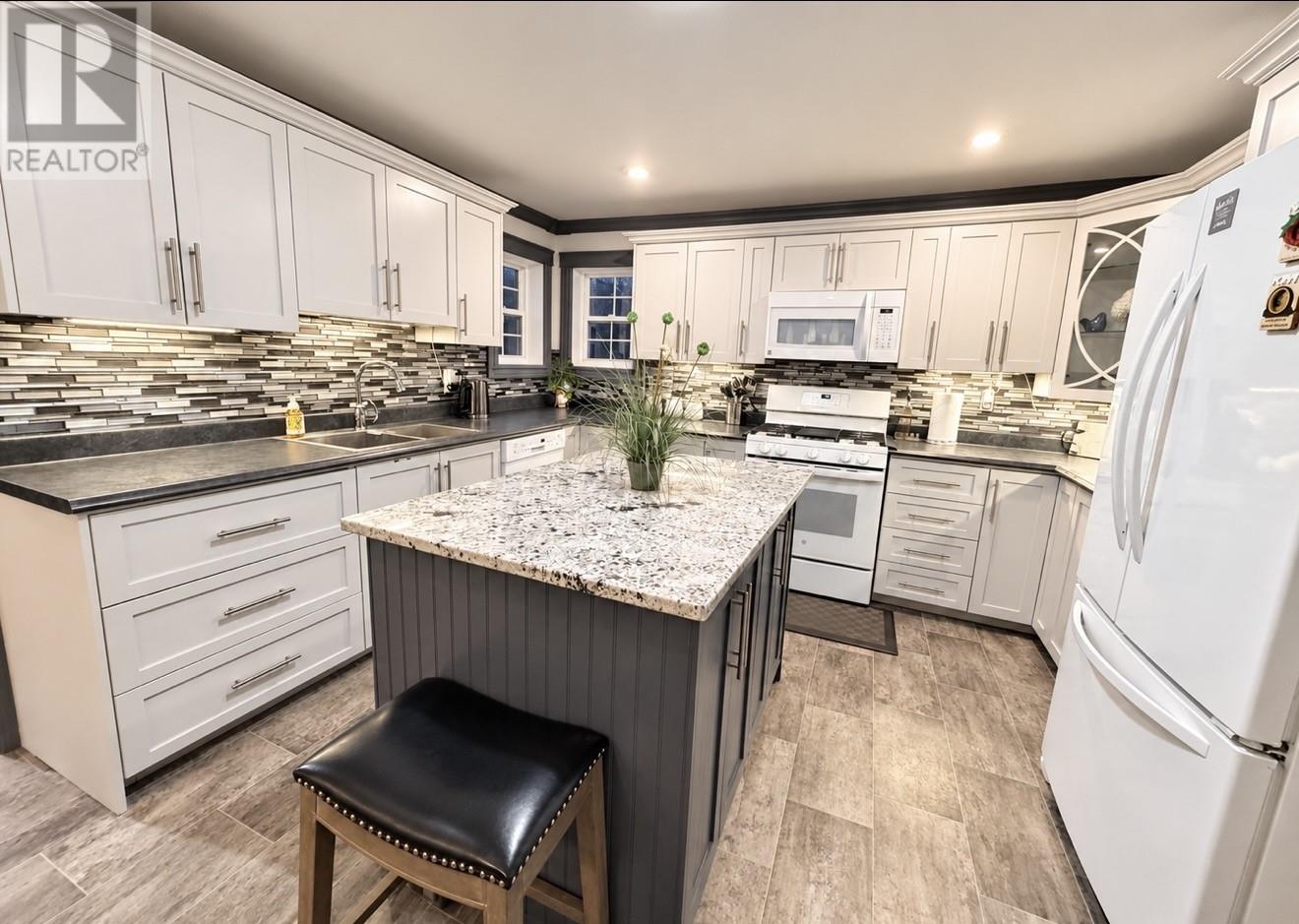 82 Lincoln Road, Grand Falls Windsor — photo 2