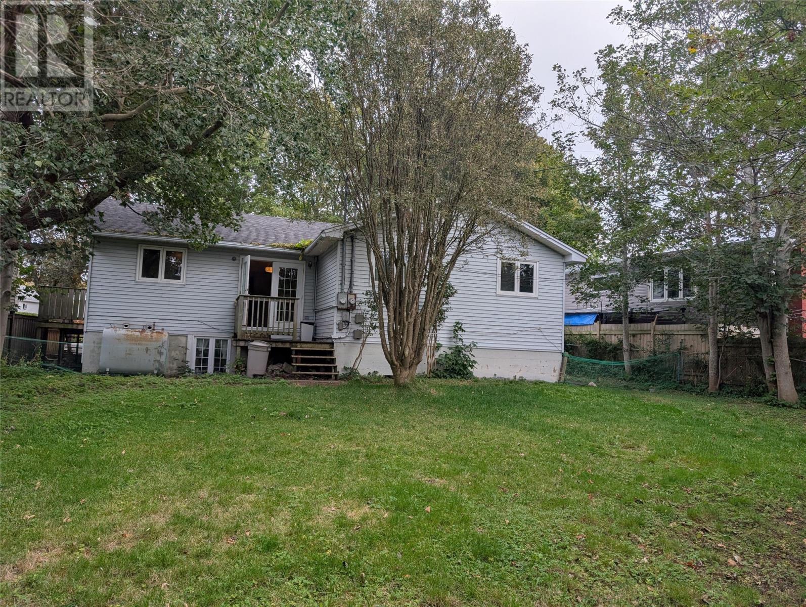 32 DUNDAS Street, ST. JOHN'S — photo 2