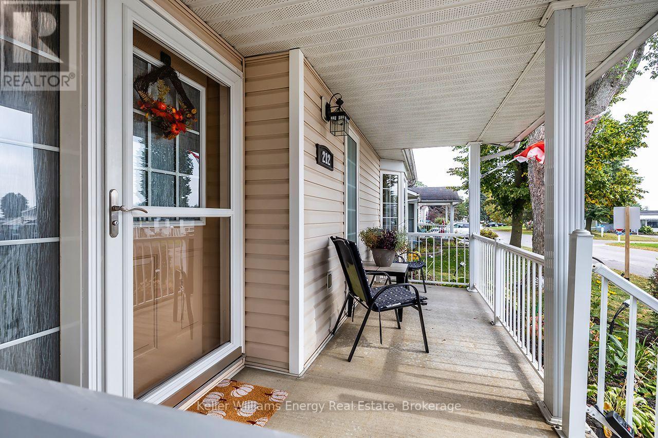 212 Wilmot Trail, Clarington, Ontario  L1B 1B2 - Photo 14 - E13853862