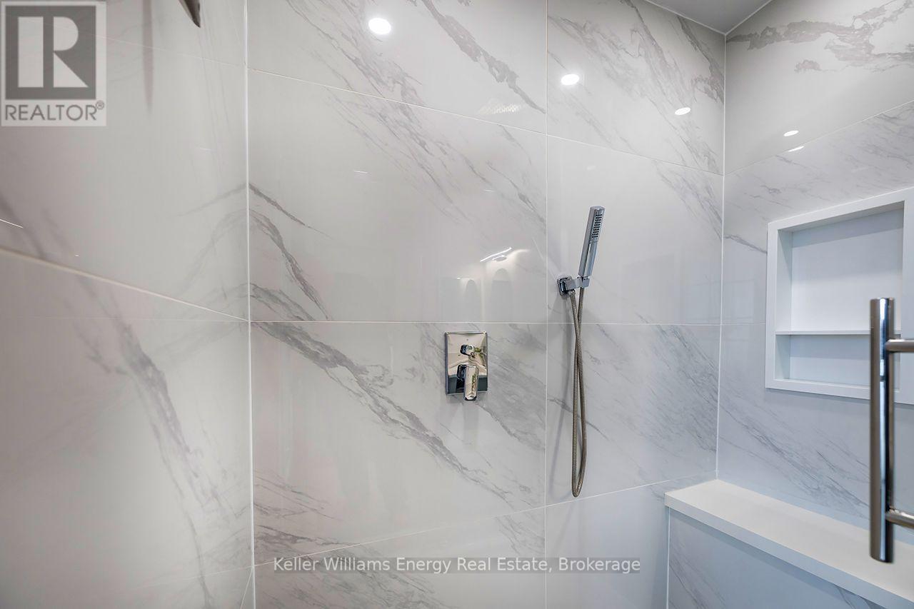 212 Wilmot Trail, Clarington, Ontario  L1B 1B2 - Photo 19 - E13853862