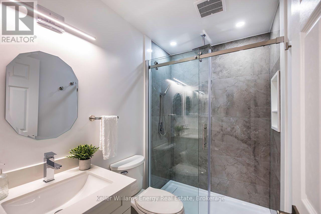212 Wilmot Trail, Clarington, Ontario  L1B 1B2 - Photo 22 - E13853862