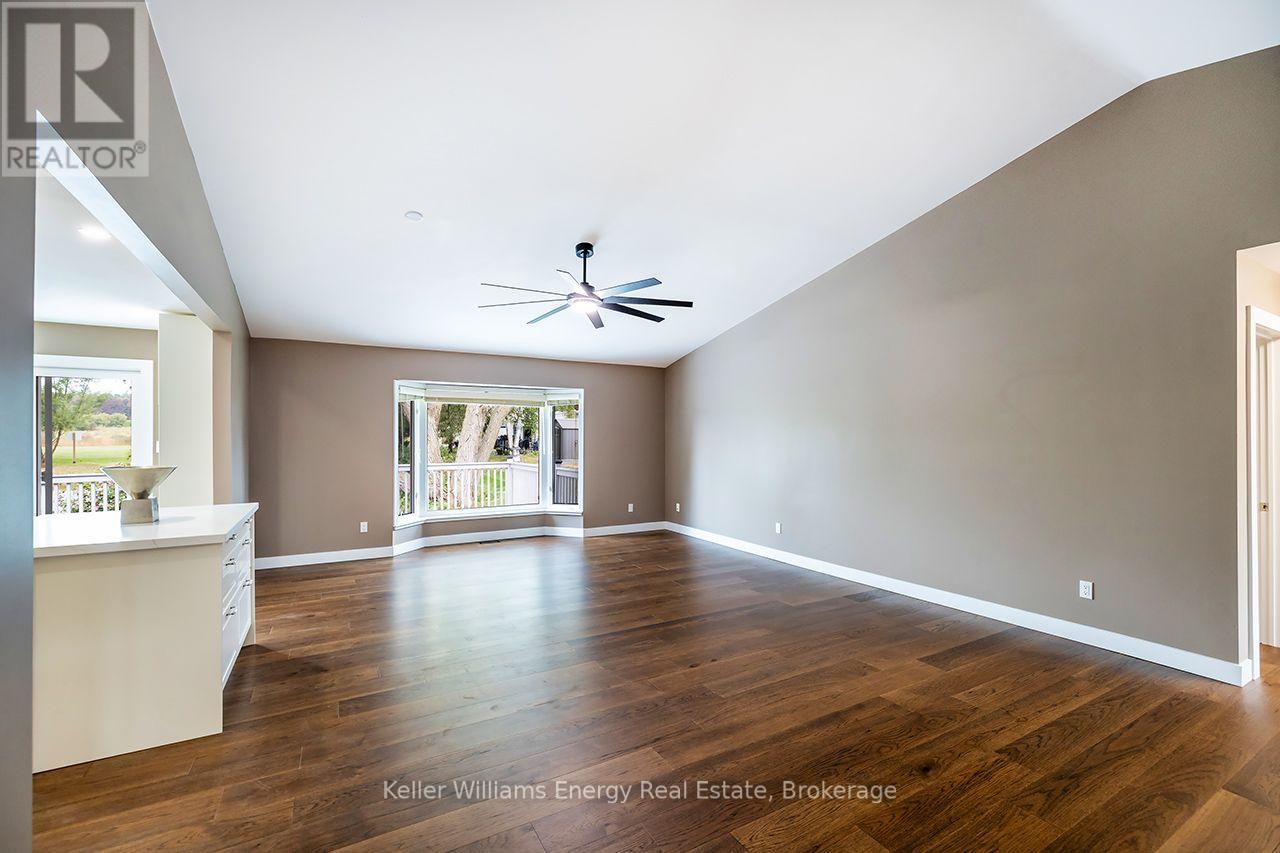 212 Wilmot Trail, Clarington, Ontario  L1B 1B2 - Photo 3 - E13853862