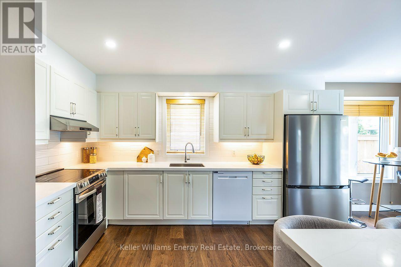 212 Wilmot Trail, Clarington, Ontario  L1B 1B2 - Photo 6 - E13853862