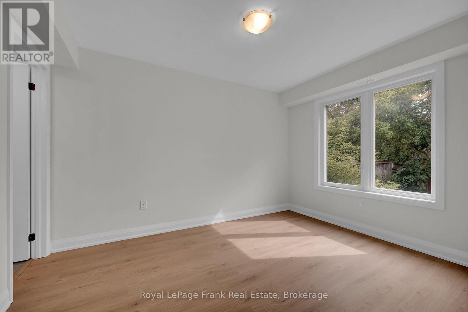 321 Anderson Avenue, Oshawa, Ontario  L1J 2N8 - Photo 9 - E13853904