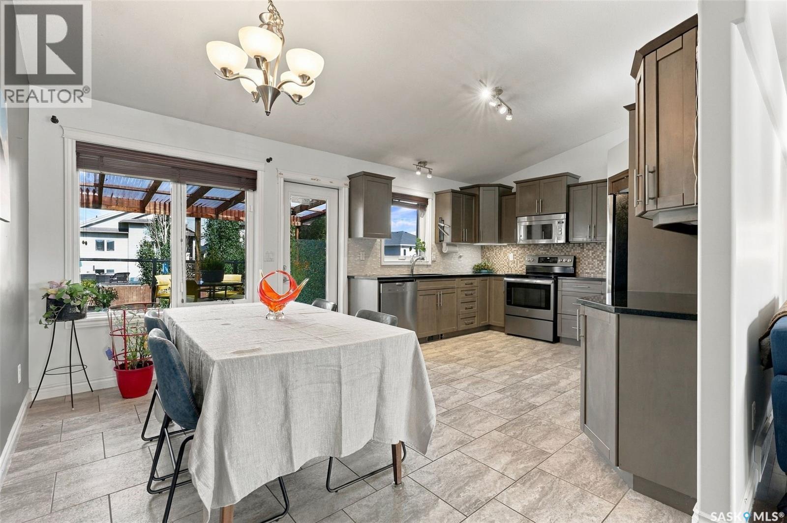 927 Coppermine Way, Martensville, Saskatchewan  S0K 0A2 - Photo 9 - SK050159