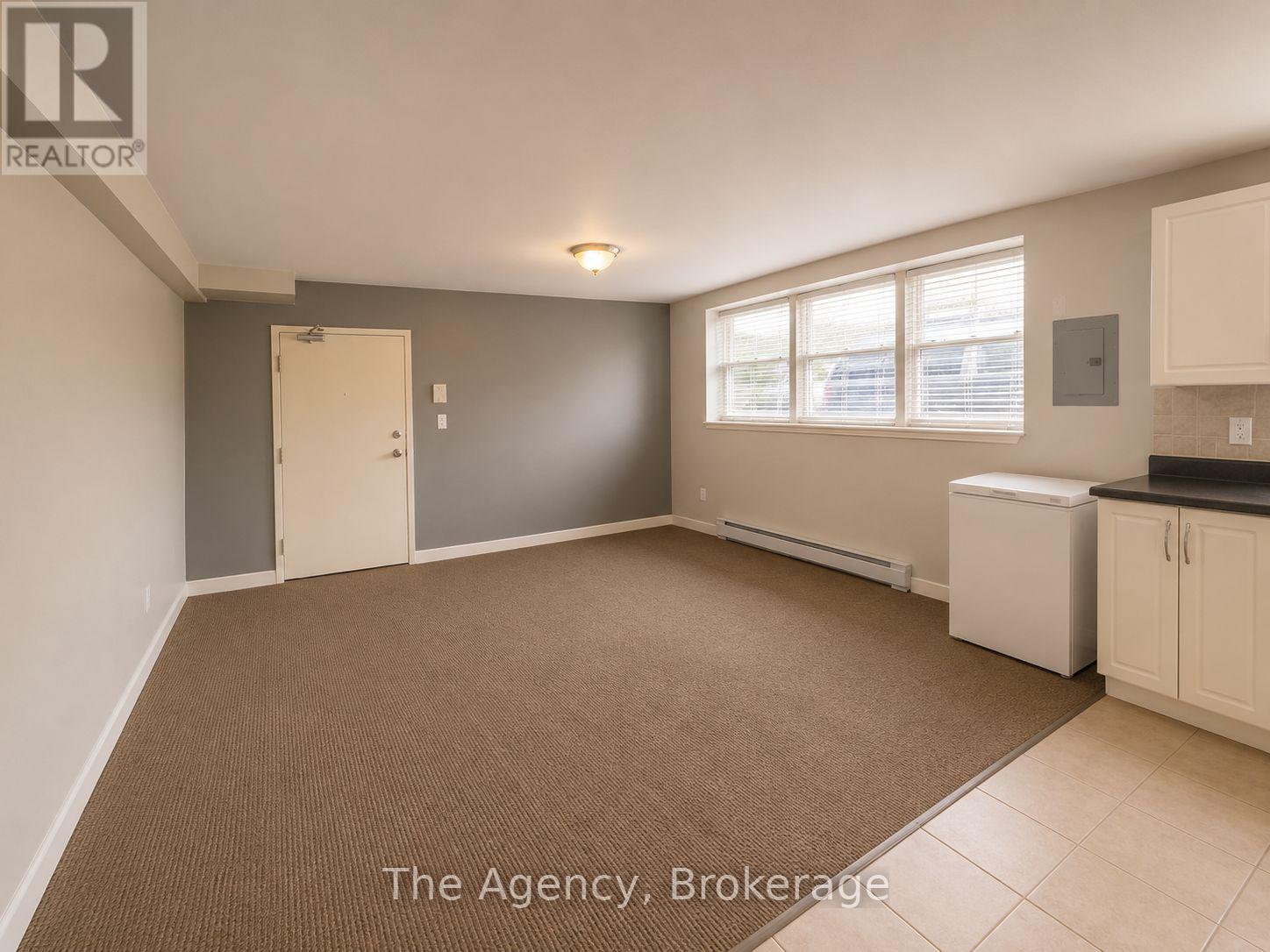 2 - 143 Westchester Crescent, St. Catharines, Ontario  L2P 2N8 - Photo 5 - X13685424