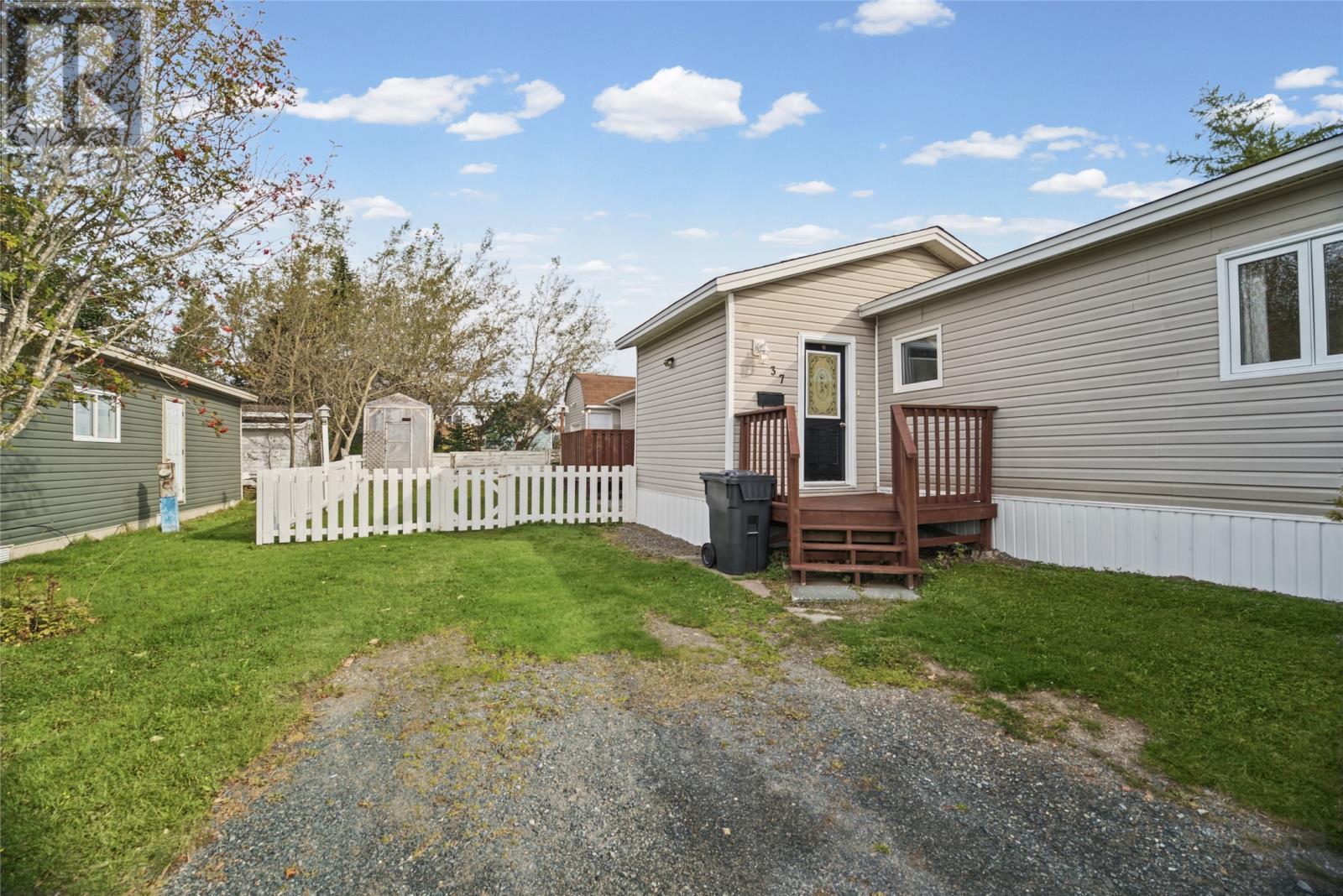 37 Cedar Drive, Paradise — photo 2