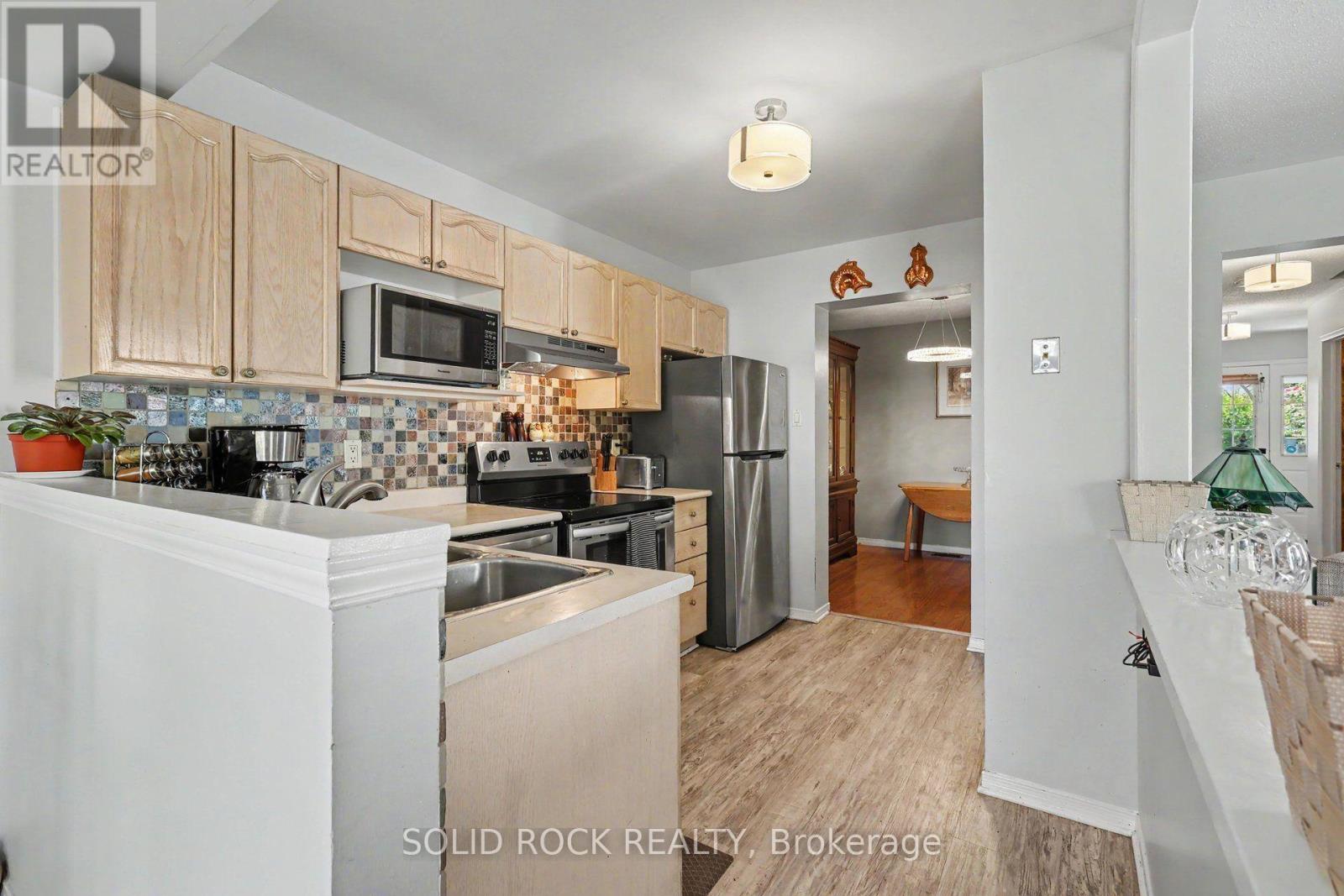 27 Randall James Drive, Ottawa, Ontario  K2S 1L9 - Photo 8 - X13853654