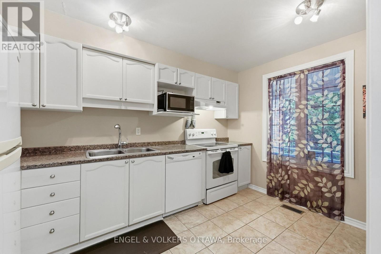 84 Monterey Drive, Ottawa, Ontario  K2H 7A7 - Photo 10 - X13853796
