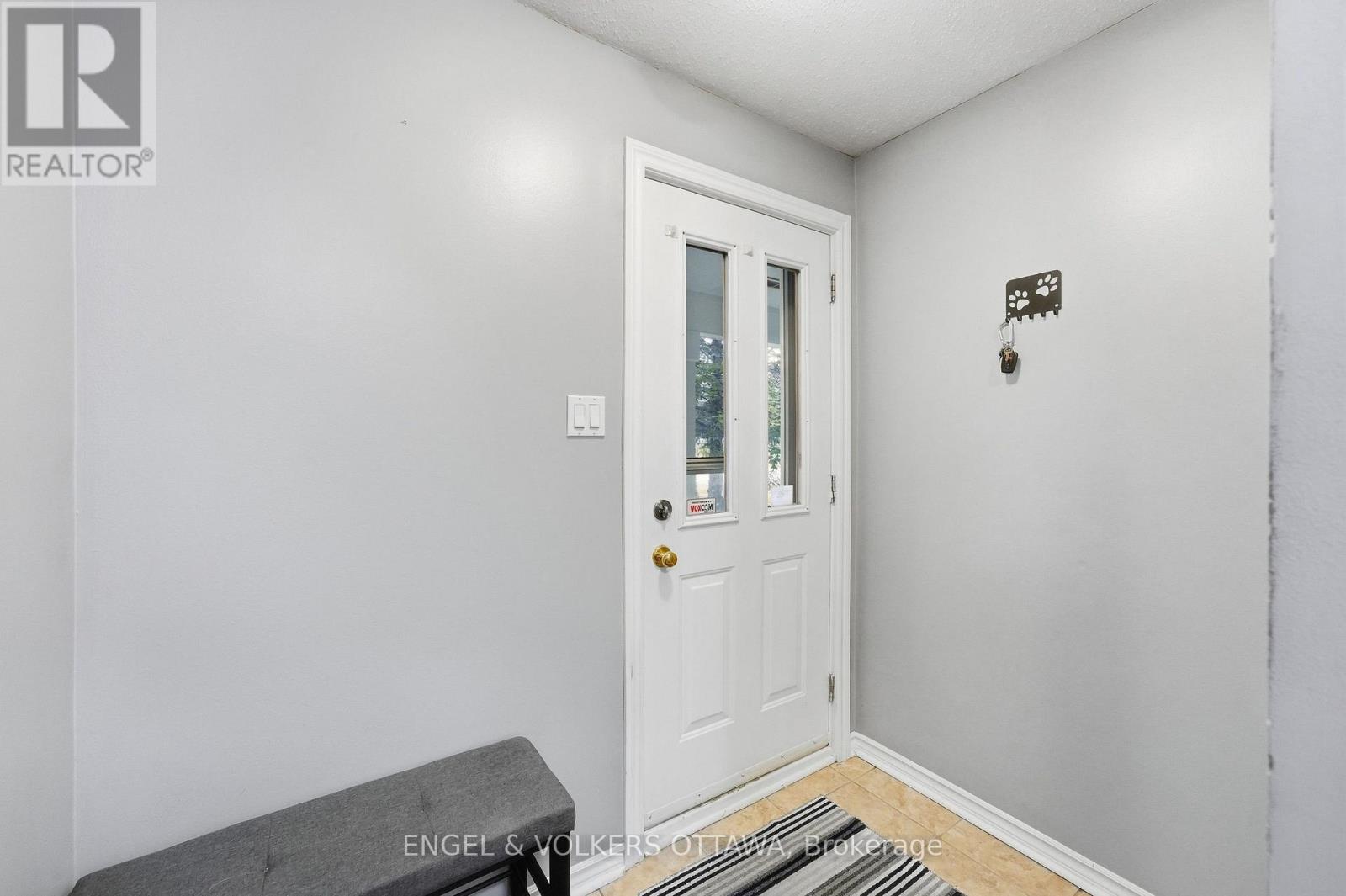 84 Monterey Drive, Ottawa, Ontario  K2H 7A7 - Photo 4 - X13853796