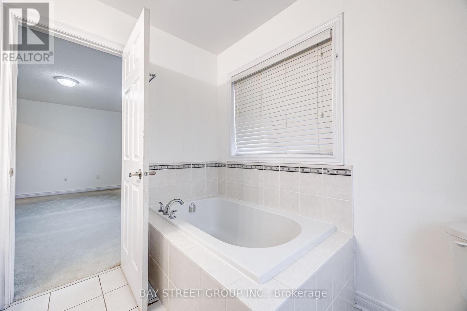 194 Wright Crescent, Niagara-On-The-Lake, Ontario  L0S 1J0 - Photo 18 - X13853642