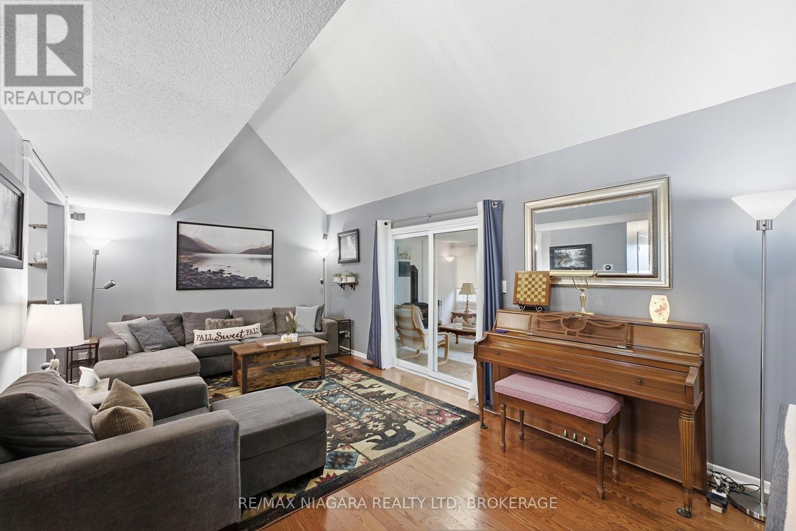 106 St. Augustine Drive, St. Catharines, Ontario  L2P 3W9 - Photo 4 - X13853822