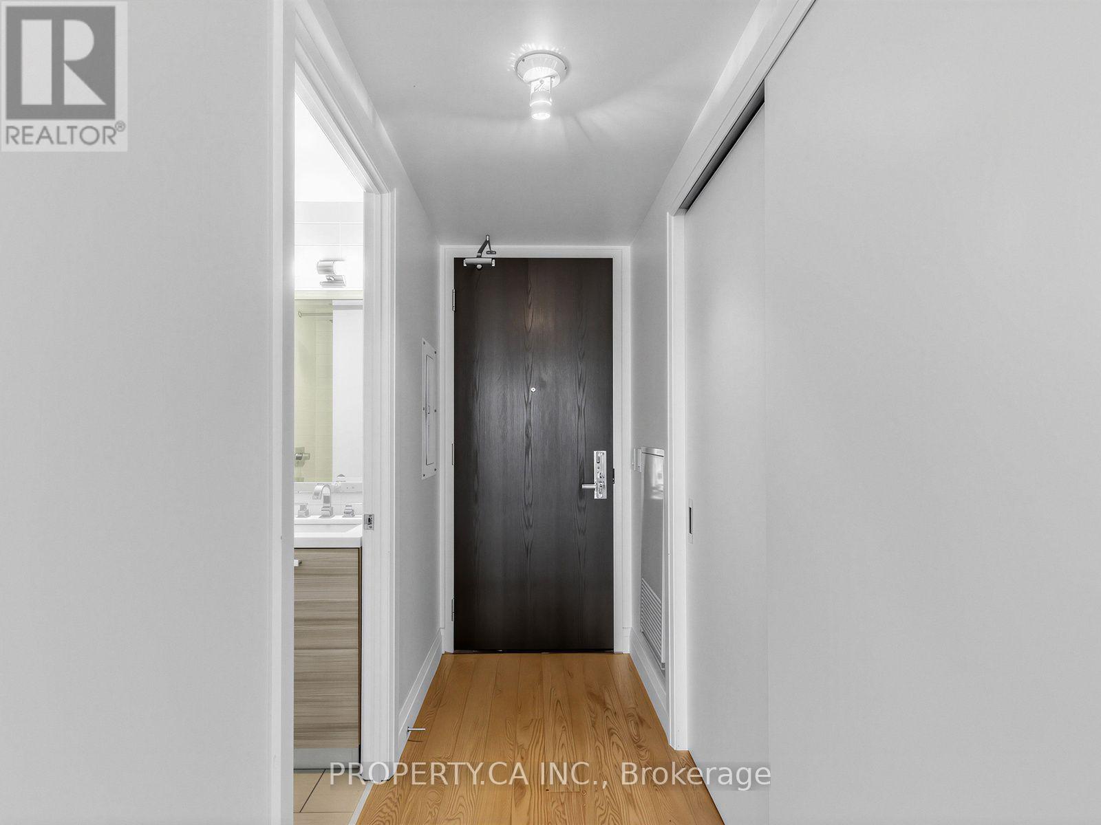 1506 - 224 King Street W, Toronto, Ontario  M5V 1H8 - Photo 2 - C13853524