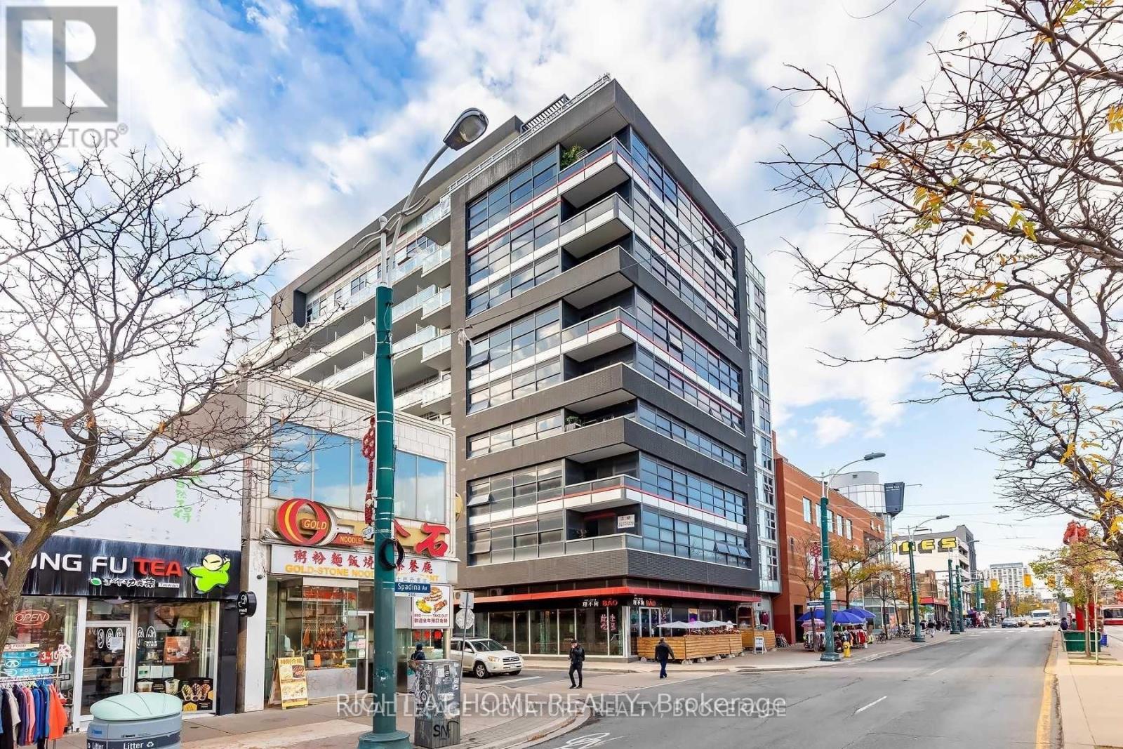 205 - 10 WILLISON SQUARE