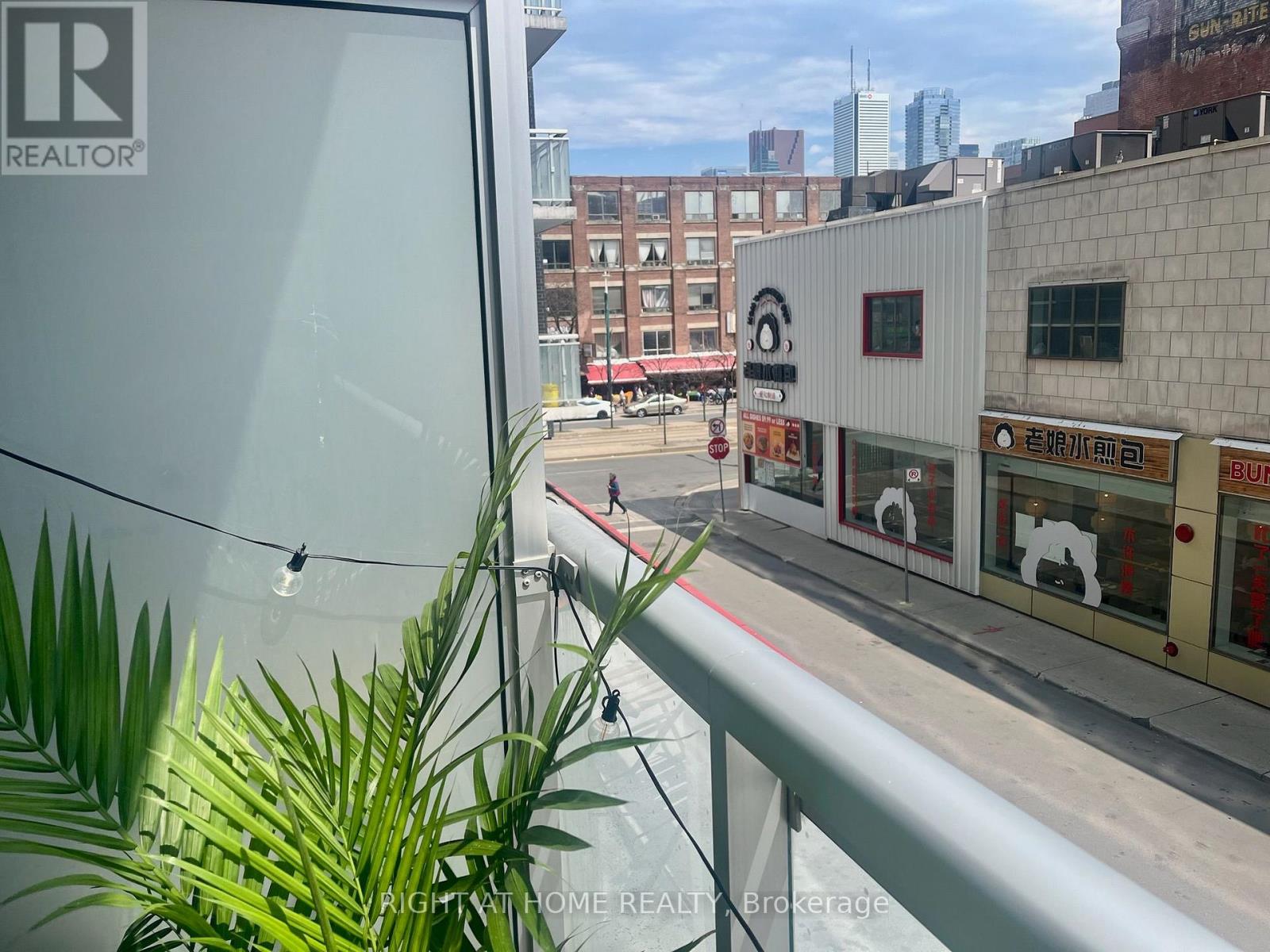 205 - 10 Willison Square, Toronto, Ontario  M5T 0A8 - Photo 13 - C13853716