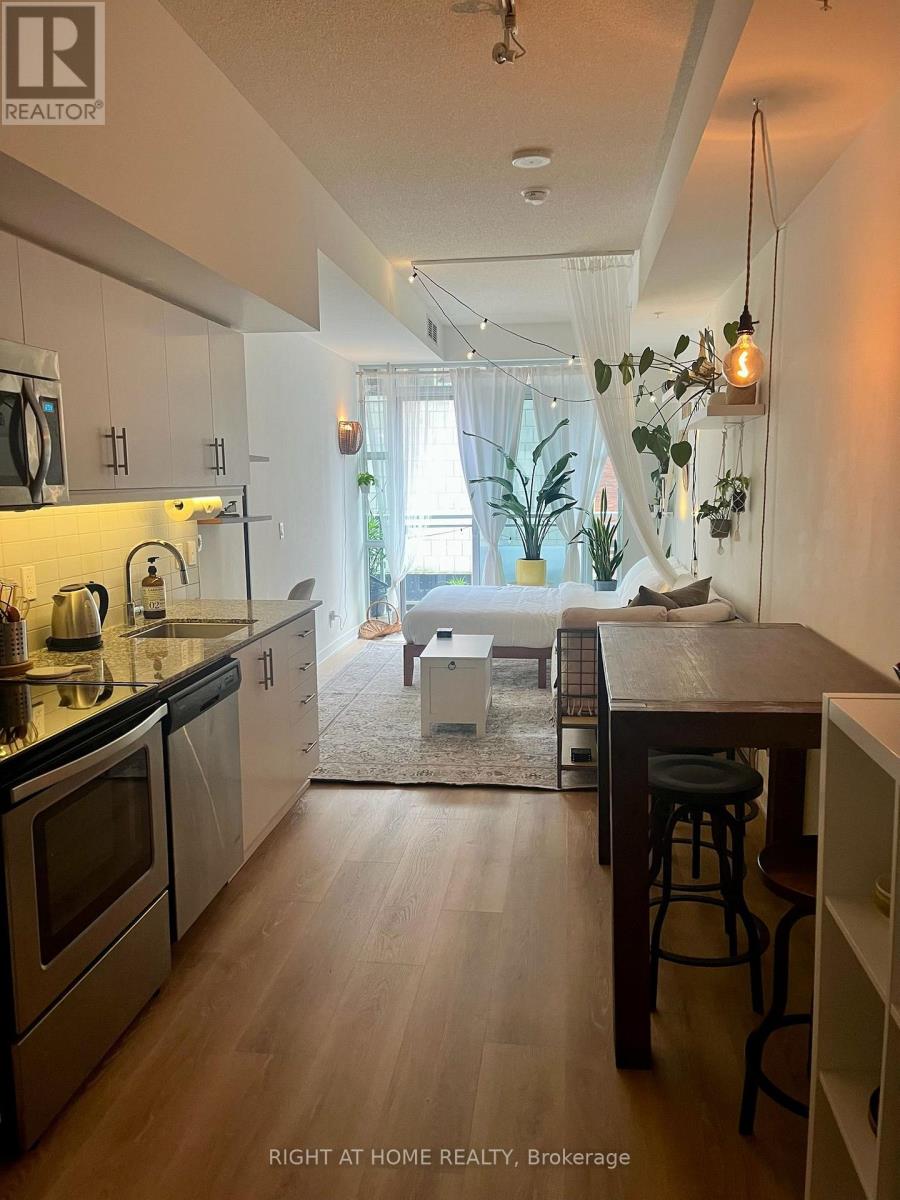 205 - 10 Willison Square, Toronto, Ontario  M5T 0A8 - Photo 2 - C13853716