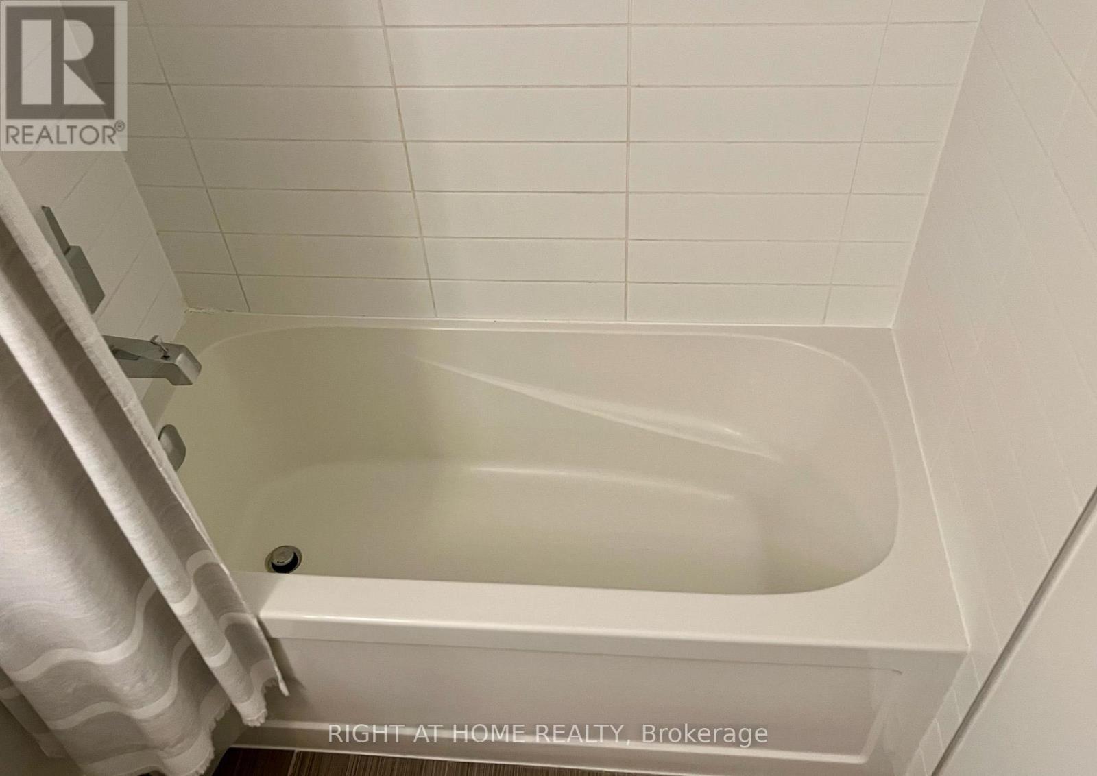 205 - 10 Willison Square, Toronto, Ontario  M5T 0A8 - Photo 25 - C13853716