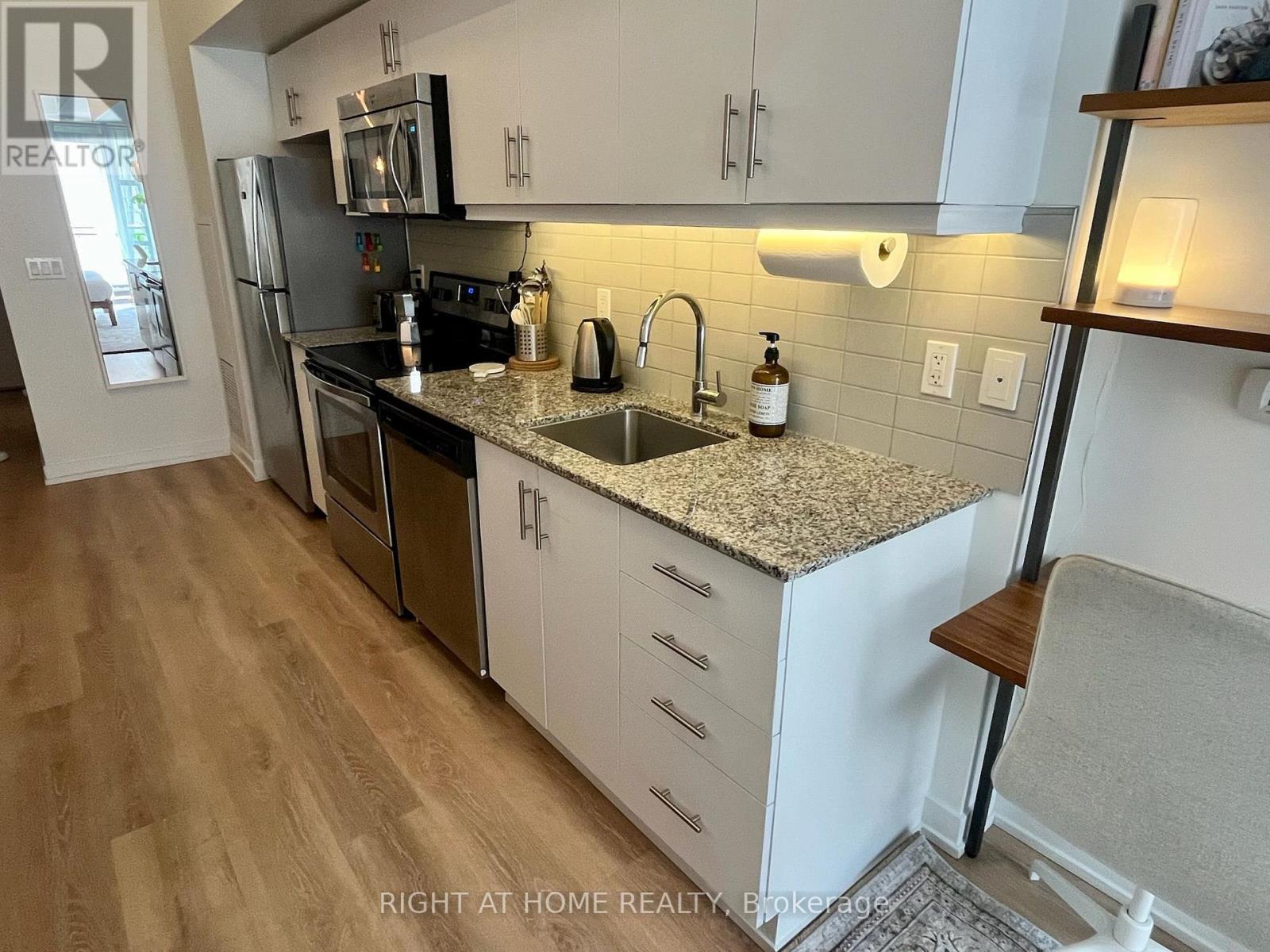 205 - 10 Willison Square, Toronto, Ontario  M5T 0A8 - Photo 5 - C13853716