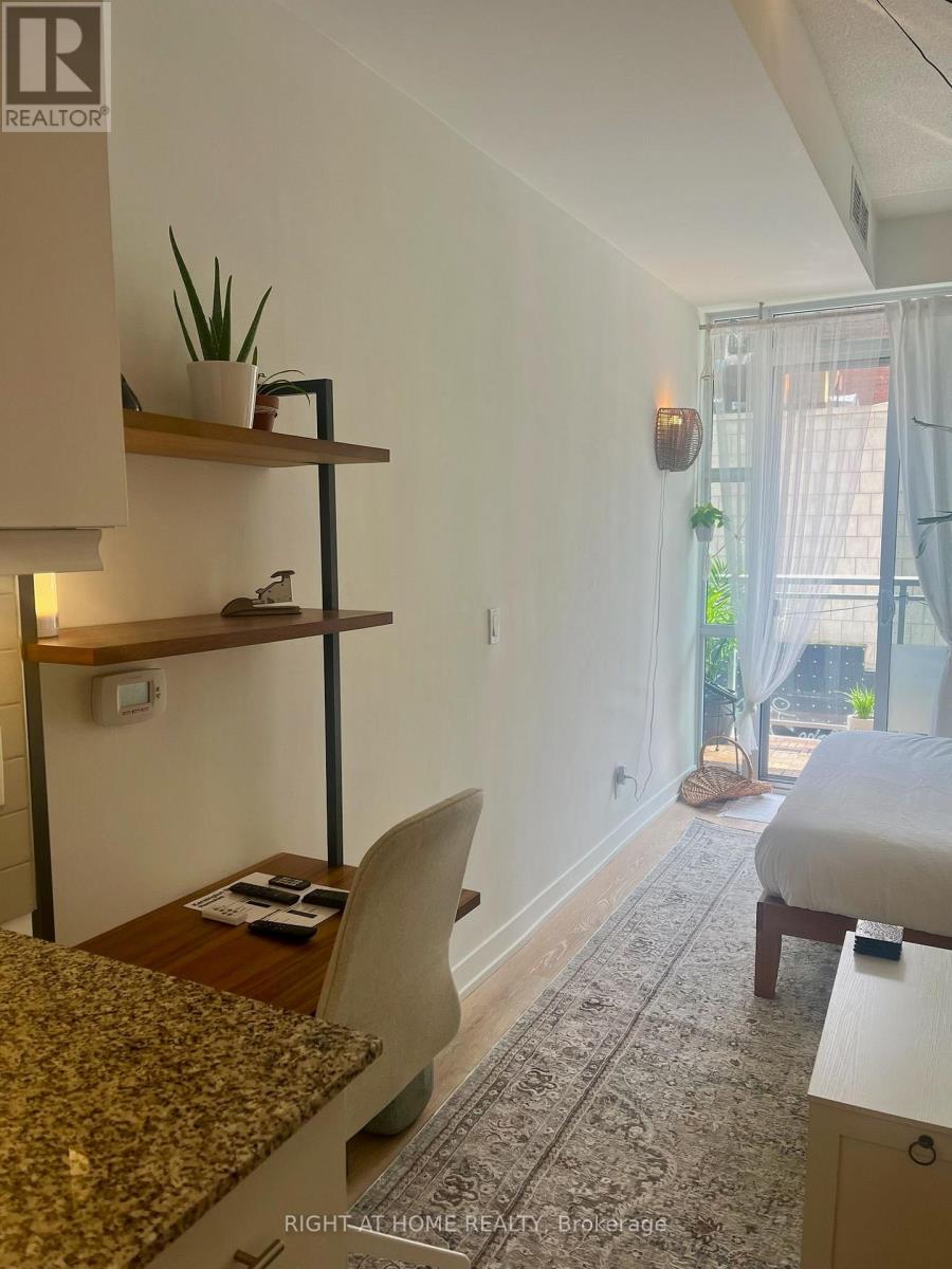 205 - 10 Willison Square, Toronto, Ontario  M5T 0A8 - Photo 9 - C13853716